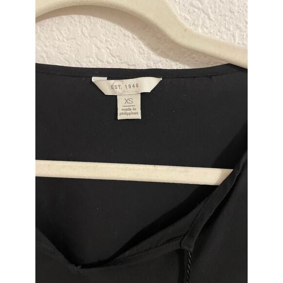 Boutique Black Embroidered Flare Sleeve Shirt Womens size small - Picture 4 of 4